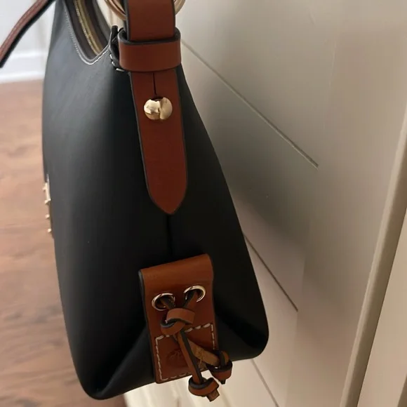 NWT Dooney & Bourke black leather purse - Picture 4 of 16